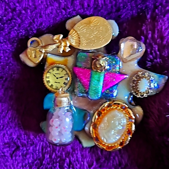 Abstract multicolored brooch. - Picture 1 of 3